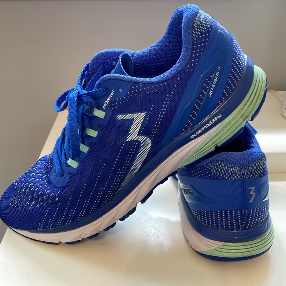 361 Degrees Running Sneakers Women’s Strata 3, size 10.5. Blue Dazzle Y951-6353.